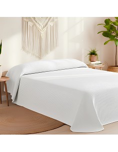 Colcha Piqué Hotel de Rayas...